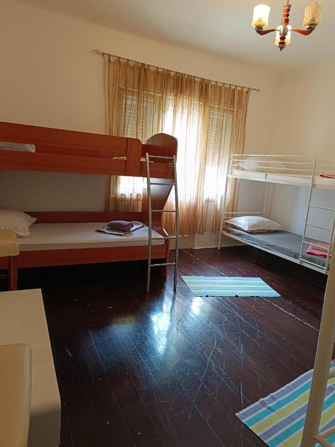Rooms Macho Men Split Exterior photo